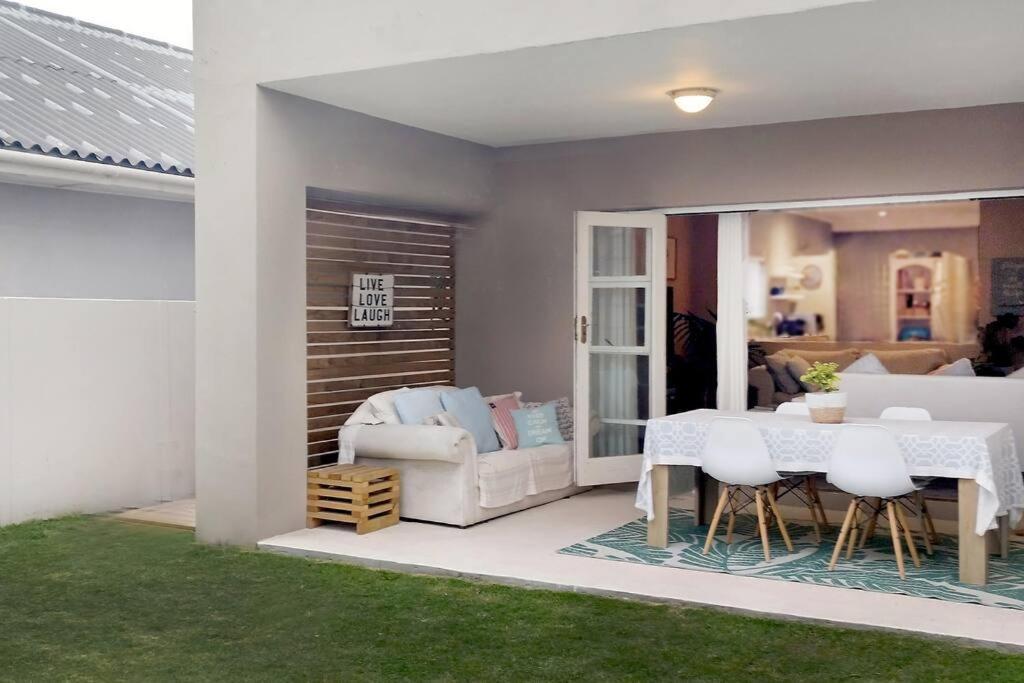 Holiday home Sea Breeze In Melkbosstrand, *