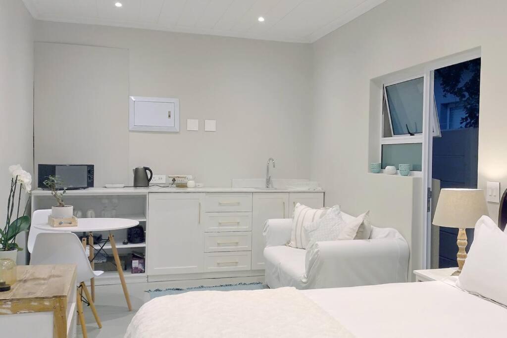 Sea Breeze In Melkbosstrand, Cape Town