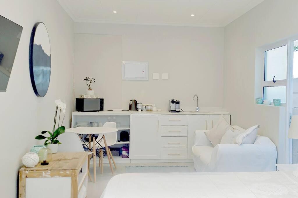 Sea Breeze In Melkbosstrand, Cape Town